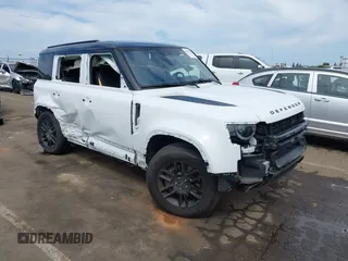 2022 Land Rover Defender SE z VIN SALEP7RU3N2089079, wystawiony jako IAAI lot #41955739 z przebiegiem Nie podano mil oraz . Historia ofert i sprzedaży dostępna na DreamBid. Obrazek 1.