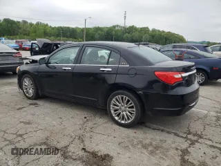 2011 Chrysler 200 Limited z VIN 1C3BC2FB0BN596919, wystawiony jako Copart lot #54663795 z przebiegiem 162 928 mil mil oraz Szkody całkowita. Historia ofert i sprzedaży dostępna na DreamBid. Obrazek 2.
