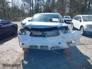 2009 Toyota Highlander with VIN JTEDS41AX92071486, listed as a IAAI auction lot 41575485 with 392,603 mi miles. Bid and sale history available at carsss.com. Image 12.