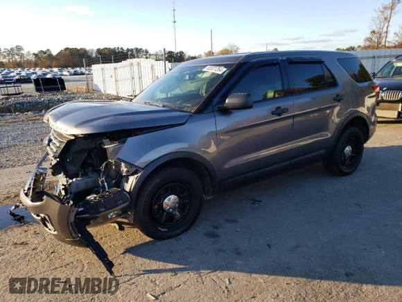 2018 Ford Police Interceptor Utility z VIN 1FM5K8AT7JGA57808, wystawiony jako Copart lot #82631264 z przebiegiem 123 019 mil mil oraz Szkoda całkowita • Salvage title. Historia ofert i sprzedaży dostępna na DreamBid. Obrazek 1.