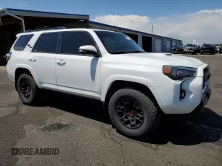 2024 Toyota 4Runner TRD Off Road z VIN JTERU5JR3R6255754, wystawiony jako Copart lot #56713475 z przebiegiem 12 634 mil mil oraz Szkoda całkowita • Salvage title. Historia ofert i sprzedaży dostępna na DreamBid. Obrazek 4.