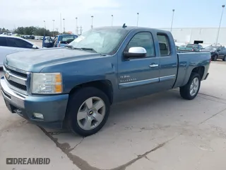 2011 Chevrolet Silverado 1500 LT with VIN 1GCRCSE03BZ164361, listed as a IAAI auction lot 41567590 with 197,659 mi miles. Bid and sale history available at carsss.com. Image 2.