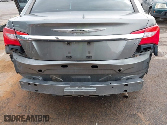 2013 Chrysler 200 Touring with VIN 1C3CCBBB4DN546912, listed as a IAAI auction lot 41786895 with 185,263 mi miles. Bid and sale history available at carsss.com. Image 6.