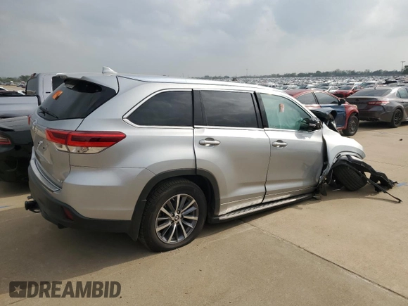 2018 Toyota Highlander SE with VIN 5TDKZRFH9JS280273, listed as a Copart auction lot 51214975 with Not provided miles and Salvage title. Bid and sale history available at DreamBid. Image 3.