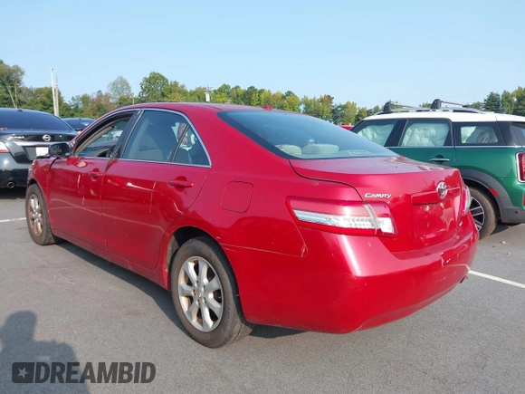 2011 Toyota Camry LE z VIN 4T1BF3EKXBU145752, wystawiony jako IAAI lot #40278431 z przebiegiem 174 130 mil mil oraz . Historia ofert i sprzedaży dostępna na DreamBid. Obrazek 3.