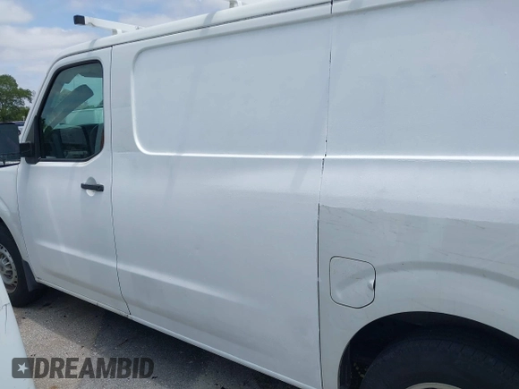 2020 Nissan NV Cargo SV z VIN 1N6BF0KM6LN800927, wystawiony jako IAAI lot #42027239 z przebiegiem 102 724 mil mil oraz . Historia ofert i sprzedaży dostępna na DreamBid. Obrazek 14.