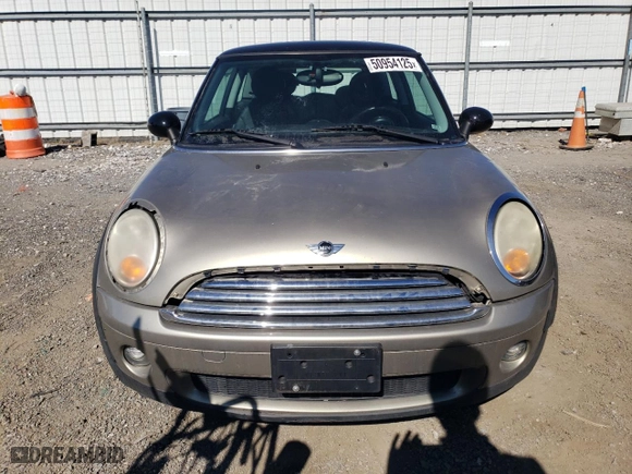 2009 MINI Cooper Hardtop with VIN WMWMF33549TW77649, listed as a Copart auction lot 50954125 with 115,061 mi miles and Clean Title. Bid and sale history available at carsss.com. Image 5.