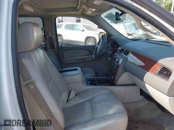 2007 Chevrolet Suburban LT with VIN 3GNFK16397G116032, listed as a IAAI auction lot 42391864 with 226,280 mi miles and . Bid and sale history available at DreamBid. Image 5.