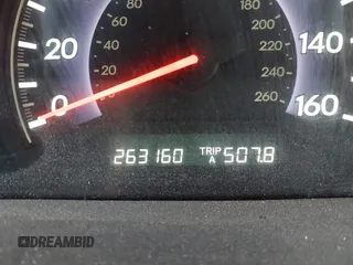 2005 Honda Odyssey LX with VIN 5FNRL38235B121653, listed as a IAAI auction lot 41704670 with 263,160 mi miles. Bid and sale history available at carsss.com. Image 7.