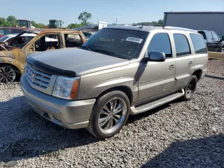 2003 Cadillac Escalade z VIN 1GYEC63T83R157632, wystawiony jako Copart lot #54950564 z przebiegiem 88 527 mil mil oraz Szkoda całkowita • Salvage title. Historia ofert i sprzedaży dostępna na DreamBid. Obrazek 1.