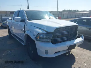 2014 Ram 1500 Sport z VIN 1C6RR6MTXES430058, wystawiony jako IAAI lot #41601389 z przebiegiem 282 485 mil mil oraz . Historia ofert i sprzedaży dostępna na DreamBid. Obrazek 1.