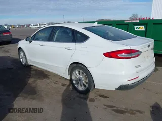 2020 Ford Fusion SE with VIN 3FA6P0HD5LR235064, listed as a IAAI auction lot 41664390 with 38,473 mi miles. Bid and sale history available at carsss.com. Image 3.