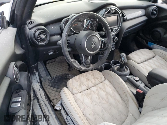 2020 MINI Convertible Cooper с VIN WMWWJ3C08L3L55115, выставлен на аукционе Copart как лот 74778224 с пробегом Не указан миль и На запчасти • Non repairable. История ставок и продаж доступна на DreamBid. Изображение 8.
