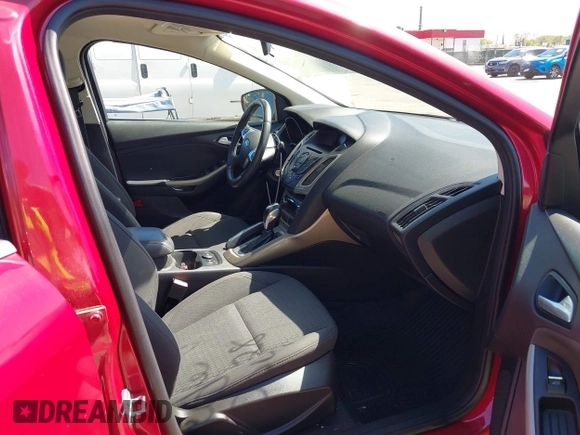 2012 Ford Focus SEL with VIN 1FAHP3M22CL335913, listed as a IAAI auction lot 42143922 with 129,421 mi miles. Bid and sale history available at carsss.com. Image 5.