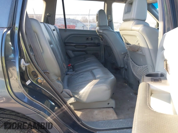 2005 Honda Pilot EX-L with VIN 5FNYF18505B036545, listed as a IAAI auction lot 41633967 with 184,038 mi miles. Bid and sale history available at carsss.com. Image 8.