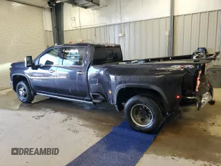2024 Chevrolet Silverado 3500HD LTZ z VIN 1GC4YUEY8RF280227, wystawiony jako Copart lot #53797205 z przebiegiem 79 583 mil mil oraz Szkody całkowita. Historia ofert i sprzedaży dostępna na DreamBid. Obrazek 2.