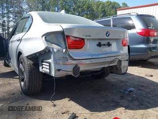 2015 BMW 3 Series 320i xDrive с VIN WBA3C3G57FNS74828, выставлен на аукционе IAAI как лот 41920253 с пробегом 72 521 миль миль и . История ставок и продаж доступна на DreamBid. Изображение 6.