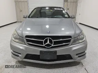 2015 Mercedes-Benz C 250 with VIN WDDGJ4HB3FG366629, listed as a Copart auction lot 56400615 with 38,262 mi miles and Clean title. Bid and sale history available at DreamBid. Image 5.