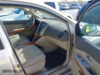 2005 Lexus RX 330 with VIN 2T2HA31U05C069881, listed as a IAAI auction lot 41988555 with 276,321 mi miles. Bid and sale history available at carsss.com. Image 5.