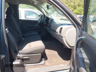 2010 Chevrolet Silverado 1500 LS with VIN 1GCSCREA3AZ229324, listed as a IAAI auction lot 42260455 with 205,303 mi miles and . Bid and sale history available at DreamBid. Image 5.