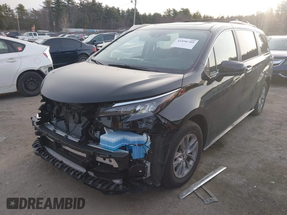 2024 Toyota Sienna XLE with VIN 5TDJSKFC9RS152557, listed as a IAAI auction lot 41898789 with 3,136 mi miles and . Bid and sale history available at DreamBid. Image 20.