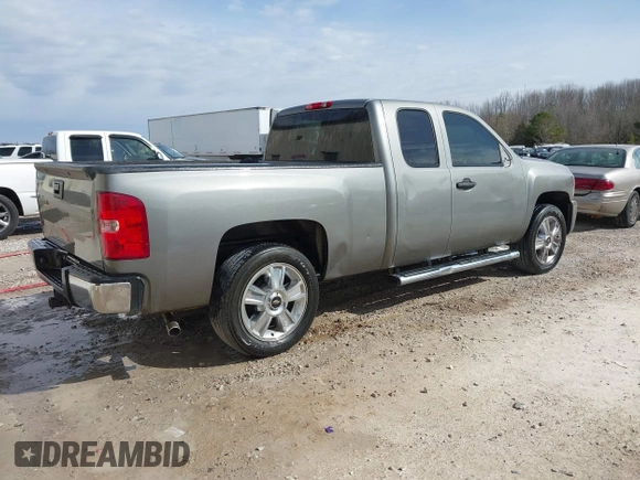2007 Chevrolet Silverado 1500 LT w/1LT with VIN 2GCEC19J771721896, listed as a IAAI auction lot 41703914 with 217,121 mi miles. Bid and sale history available at carsss.com. Image 4.