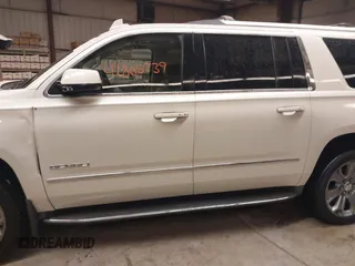 2015 GMC Yukon XL Denali with VIN 1GKS2JKJ1FR635901, listed as a IAAI auction lot 41805739 with 120,998 mi miles and . Bid and sale history available at carsss.com. Image 15.