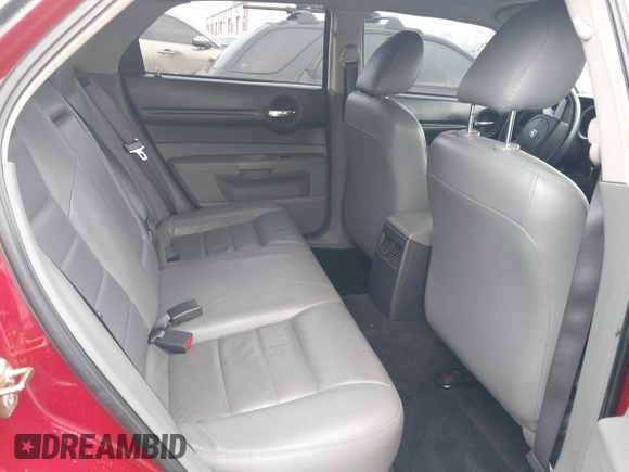 2005 Dodge Magnum RT with VIN 2D4GV58265H500284, listed as a IAAI auction lot 41194672 with 104,894 mi miles. Bid and sale history available at carsss.com. Image 8.