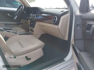 2014 Mercedes-Benz GLK-Class GLK 350 with VIN WDCGG8JB5EG317709, listed as a IAAI auction lot 41490046 with 122,349 mi miles. Bid and sale history available at carsss.com. Image 5.