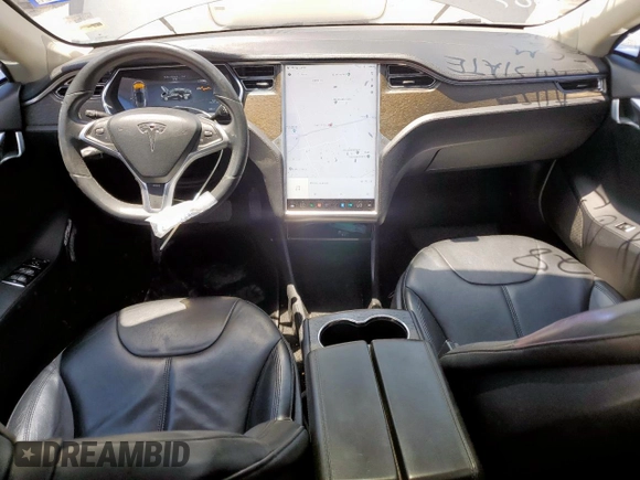 2013 Tesla Model S z VIN 5YJSA1AG1DFP08708, wystawiony jako Copart lot #58403985 z przebiegiem 120 809 mil mil oraz Szkoda całkowita • Salvage title. Historia ofert i sprzedaży dostępna na DreamBid. Obrazek 8.