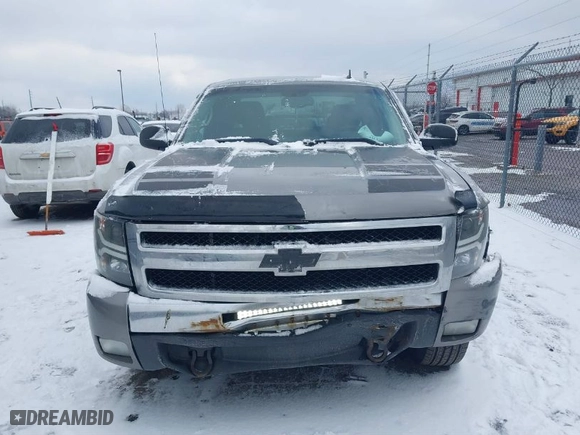 2009 Chevrolet Silverado 1500 LT w/1LT with VIN 2GCEK190691107726, listed as a IAAI auction lot 41402678 with 199,346 mi miles. Bid and sale history available at carsss.com. Image 12.
