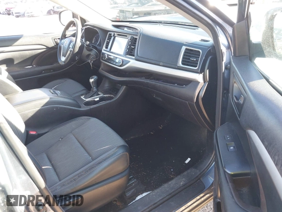 2018 Toyota Highlander LE with VIN 5TDBZRFH2JS818635, listed as a IAAI auction lot 41363485 with 120,948 mi miles and . Bid and sale history available at DreamBid. Image 5.