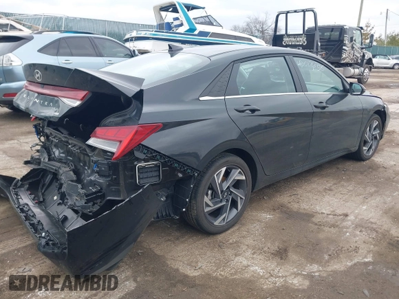 2025 Hyundai Elantra Limited z VIN KMHLN4DJ1SU124424, wystawiony jako IAAI lot #42013638 z przebiegiem 2 713 mil mil oraz . Historia ofert i sprzedaży dostępna na DreamBid. Obrazek 4.