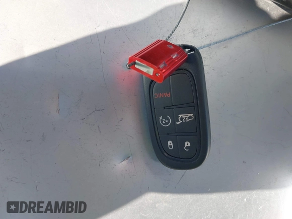 2019 Jeep Cherokee Trailhawk with VIN 1C4PJMBX1KD441175, listed as a IAAI auction lot 42506246 with 47,760 mi miles and . Bid and sale history available at DreamBid. Image 11.
