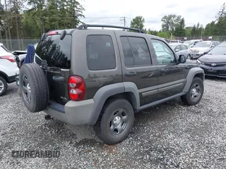 2006 Jeep Liberty Sport z VIN 1J4GL48KX6W164231, wystawiony jako IAAI lot #42247897 z przebiegiem 177 394 mil mil oraz . Historia ofert i sprzedaży dostępna na DreamBid. Obrazek 4.