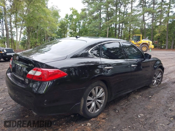 2011 Infiniti M37 with VIN JN1BY1AR5BM374686, listed as a IAAI auction lot 40399732 with 208,337 mi miles. Bid and sale history available at carsss.com. Image 4.