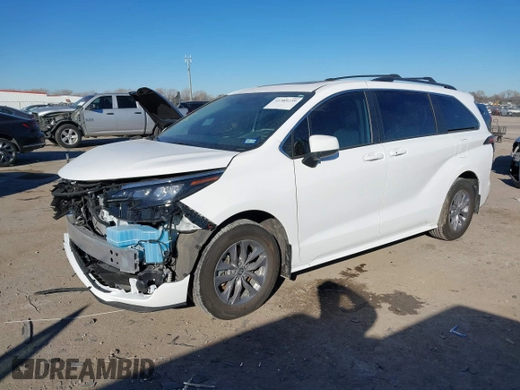 2024 Toyota Sienna LE with VIN 5TDBRKEC0RS217006, listed as a IAAI auction lot 41389239 with 23,983 mi miles. Bid and sale history available at carsss.com. Image 17.
