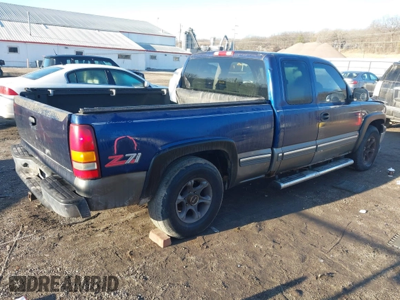 2000 Chevrolet Silverado 1500 LS with VIN 2GCEK19T8Y1253263, listed as a IAAI auction lot 41753116 with 174,610 mi miles. Bid and sale history available at carsss.com. Image 4.