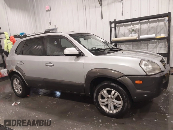 2007 Hyundai Tucson SE with VIN KM8JN12DX7U610529, listed as a IAAI auction lot 41370668 with 172,802 mi miles. Bid and sale history available at carsss.com. Image 13.
