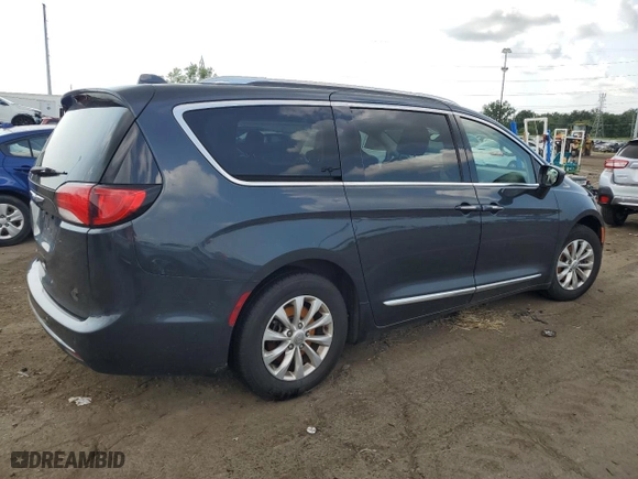 2020 Chrysler Pacifica Touring L 35th Anniversary with VIN 2C4RC1BG8LR176772, listed as a Copart auction lot 67403324 with 86,491 mi miles and Clean Title. Bid and sale history available at carsss.com. Image 3.