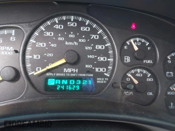 2000 Chevrolet Suburban LT with VIN 3GNFK16T0YG143198, listed as a IAAI auction lot 41992700 with 241,629 mi miles. Bid and sale history available at carsss.com. Image 7.