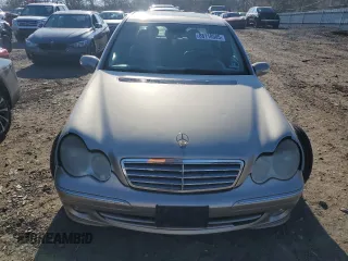 2005 Mercedes-Benz C 240 with VIN WDBRF81J05F680044, listed as a Copart auction lot 88118585 with Not Provided miles and Salvage Title. Bid and sale history available at DreamBid. Image 5.