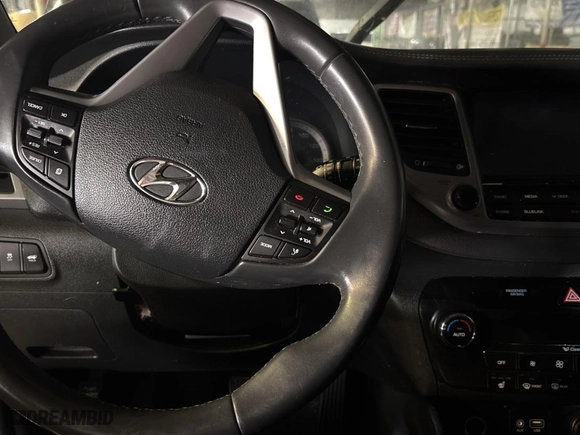 2017 Hyundai Tucson Value with VIN KM8J33A28HU375468, listed as a Copart auction lot 54778795 with 162,606 mi miles and Clean Title. Bid and sale history available at carsss.com. Image 9.