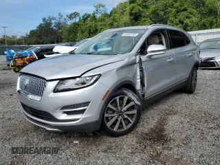 2019 Lincoln MKC Select with VIN 5LMCJ2C91KUL02210, listed as a Copart auction lot 63302795 with 100,370 mi miles and Salvage title. Bid and sale history available at DreamBid. Image 1.