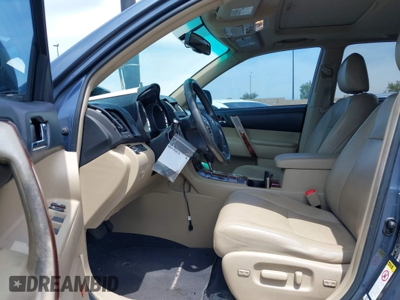 2012 Toyota Highlander Limited с VIN 5TDYK3EH5CS071855, выставлен на аукционе IAAI как лот 42141212 с пробегом 135 488 миль миль и . История ставок и продаж доступна на DreamBid. Изображение 5.