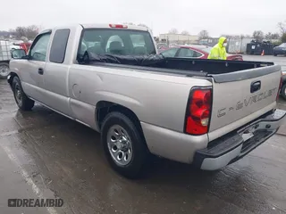 2006 Chevrolet Silverado 1500 LS with VIN 1GCEC19X96Z271646, listed as a IAAI auction lot 41412231 with 213,065 mi miles. Bid and sale history available at carsss.com. Image 3.