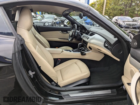 2009 BMW Z4 sDrive30i with VIN WBALM53559E161379, listed as a Copart auction lot 44789735 with 85,105 mi miles and Clean Title. Bid and sale history available at carsss.com. Image 5.