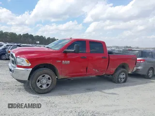 2017 Ram 2500 Tradesman z VIN 3C6UR5CJ0HG693742, wystawiony jako IAAI lot #41802810 z przebiegiem 112 288 mil mil oraz . Historia ofert i sprzedaży dostępna na DreamBid. Obrazek 14.