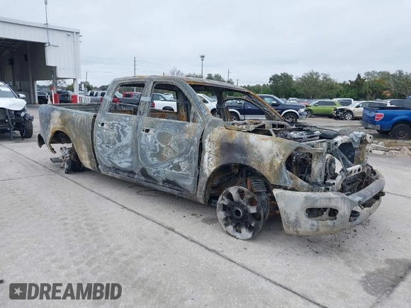 2022 Ram 2500 Laramie z VIN 3C6UR5FL2NG167783, wystawiony jako IAAI lot #41408087 z przebiegiem Nie podano mil oraz . Historia ofert i sprzedaży dostępna na DreamBid. Obrazek 1.