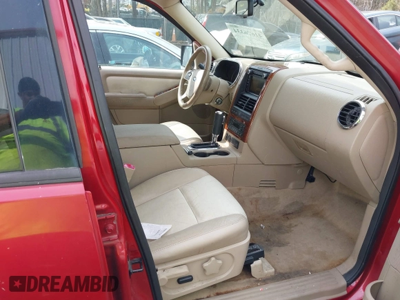 2010 Ford Explorer Eddie Bauer with VIN 1FMEU6EE4AUA85772, listed as a IAAI auction lot 41676334 with 101,997 mi miles. Bid and sale history available at carsss.com. Image 5.